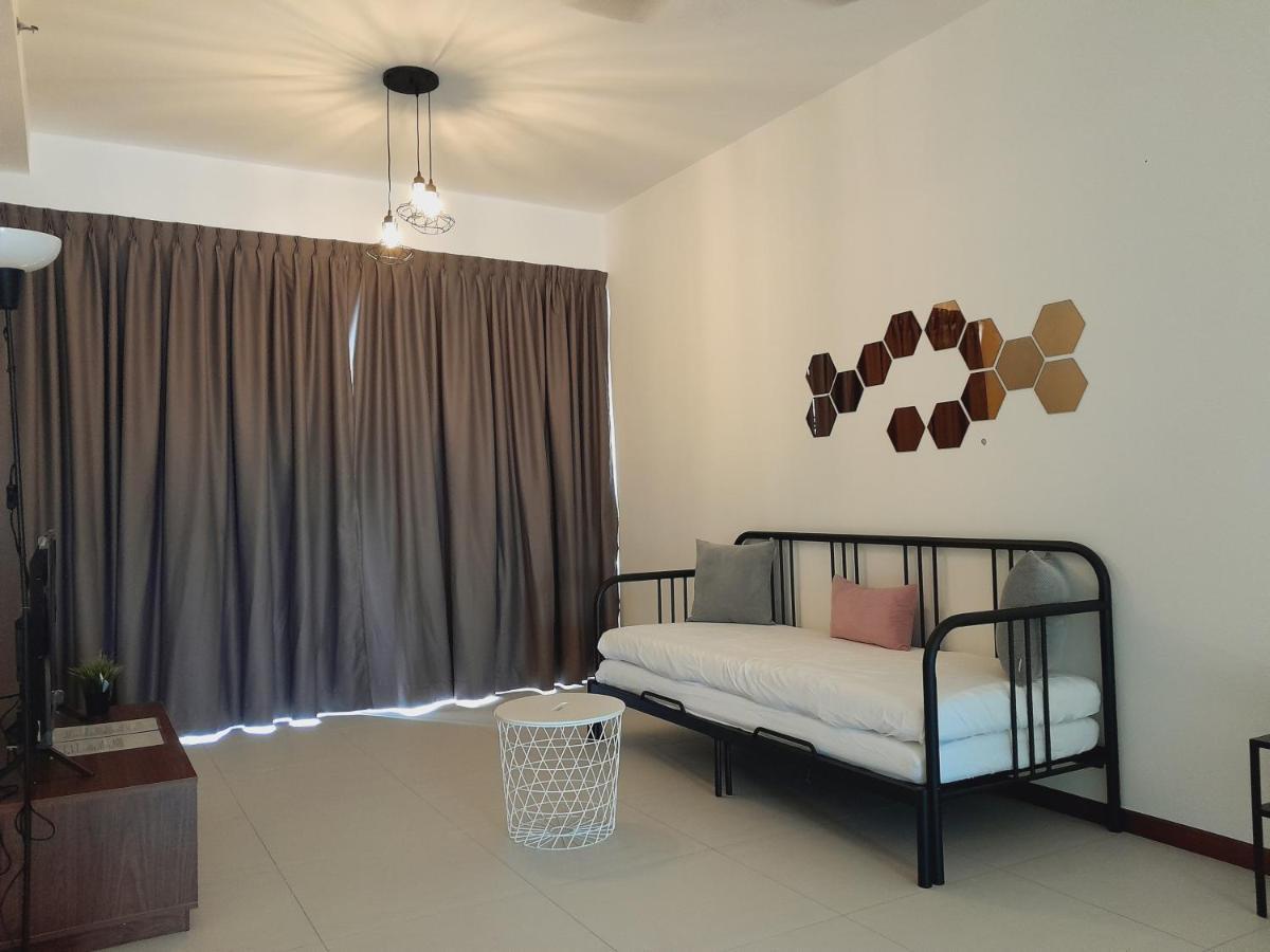 The Landmark Comfort Relax Spacious Sea View By Iz Tanjung Tokong Exterior photo