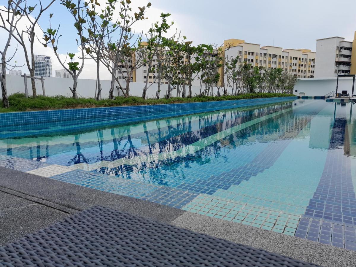 The Landmark Comfort Relax Spacious Sea View By Iz Tanjung Tokong Exterior photo