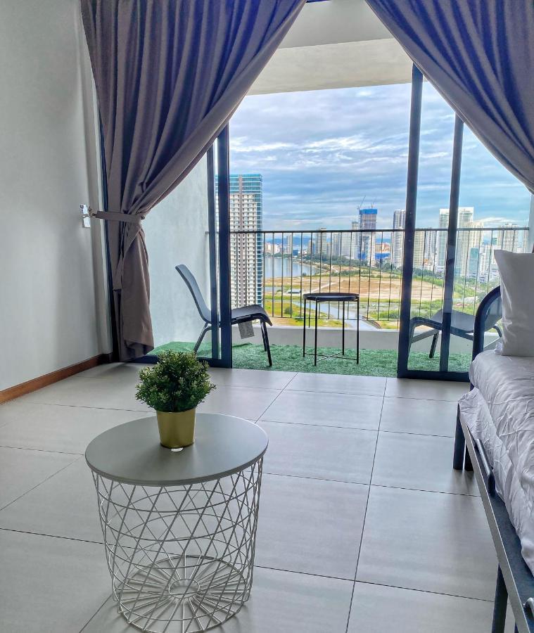 The Landmark Comfort Relax Spacious Sea View By Iz Tanjung Tokong Exterior photo