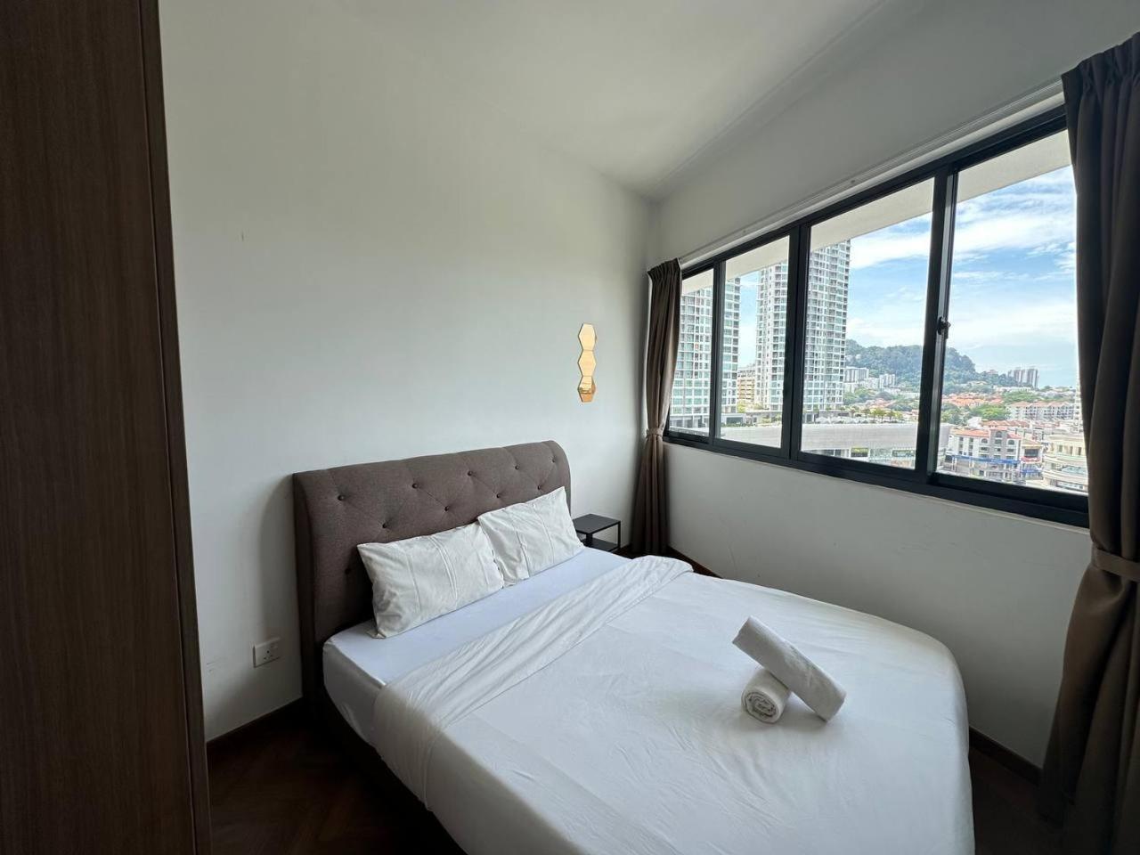 The Landmark Comfort Relax Spacious Sea View By Iz Tanjung Tokong Exterior photo